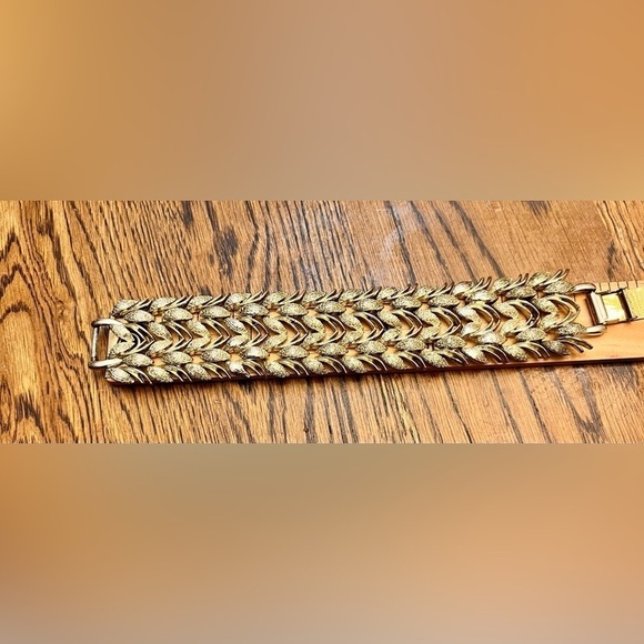 Coro Pegasus VTG Bracelet Silver Gold Sparkle Tone 1950’s Chunky VTG Collectible - Picture 13 of 17